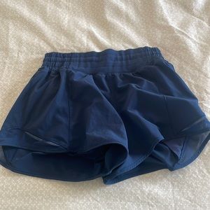 navy blue size 4 hotty hot lululemon shorts 2.5 inch